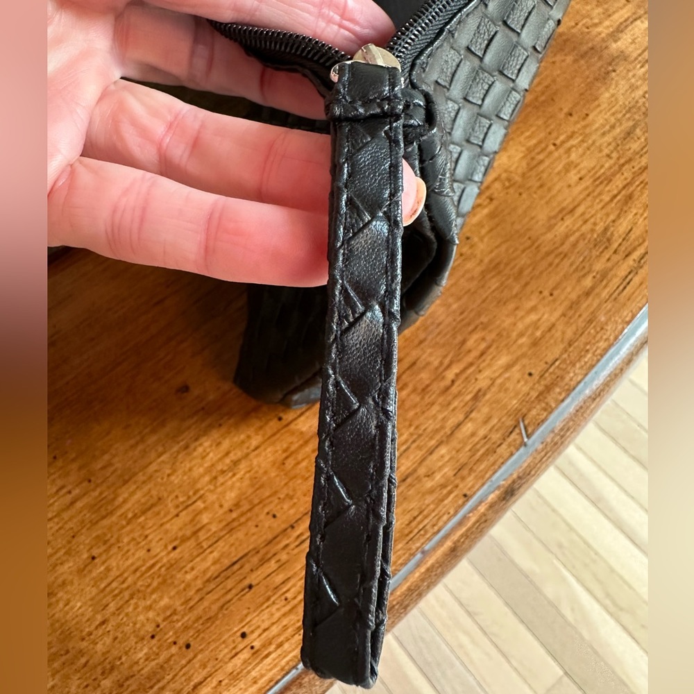 🛍️🛍️ BLACK BASKET WEAVED PATTERN PLEATHER COSMETIC BAG. 🩷 - Picture 2 of 9